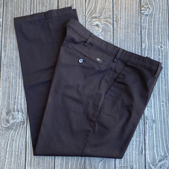 Men's Lee Custom Fit Straight Fit Flat Front Pants - Picture 2 of 5